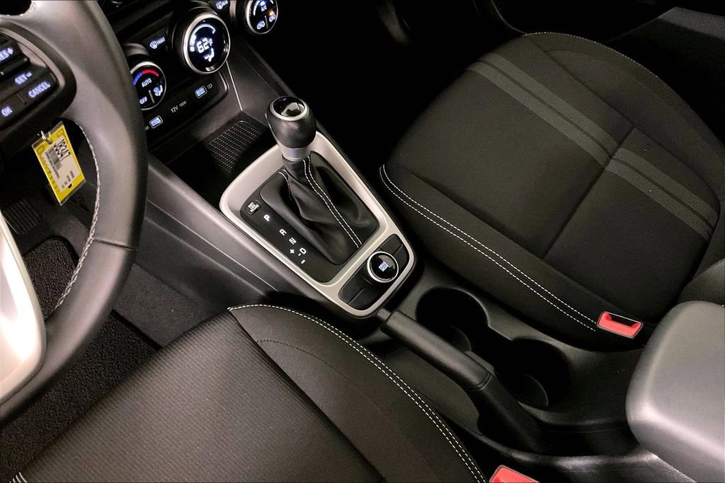 Used 2022 Hyundai Venue SEL image 17