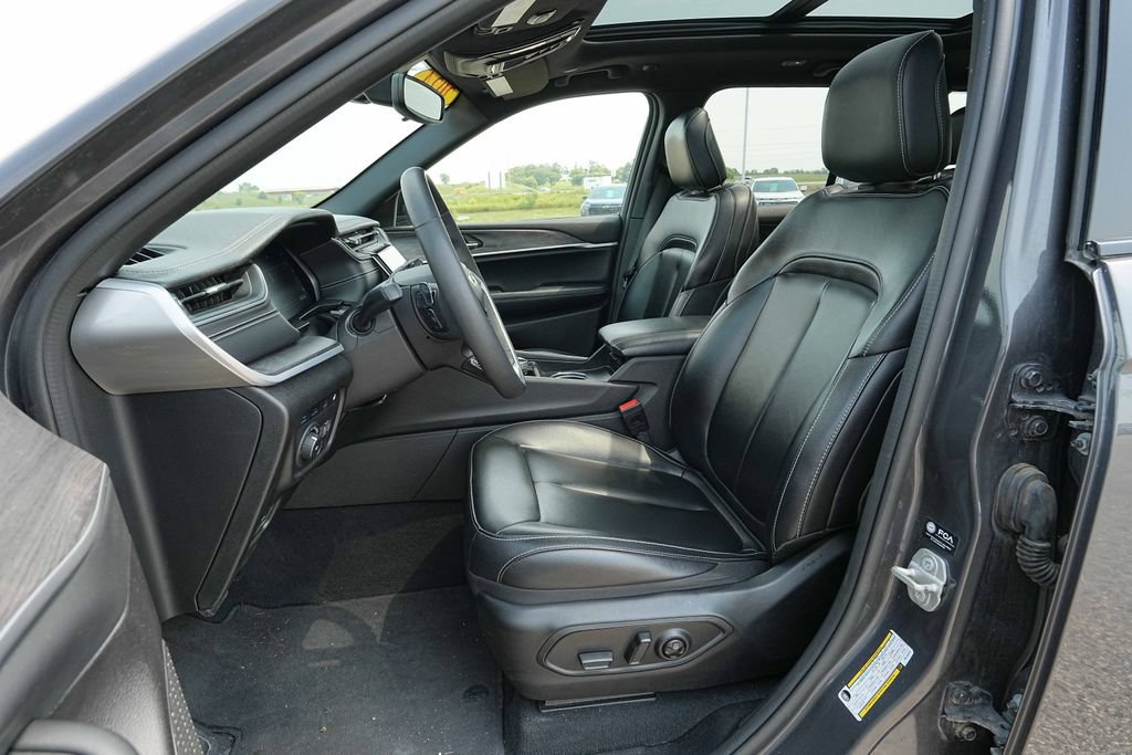 Used 2024 Jeep Grand Cherokee Limited 4xe AWD/4WD image 17