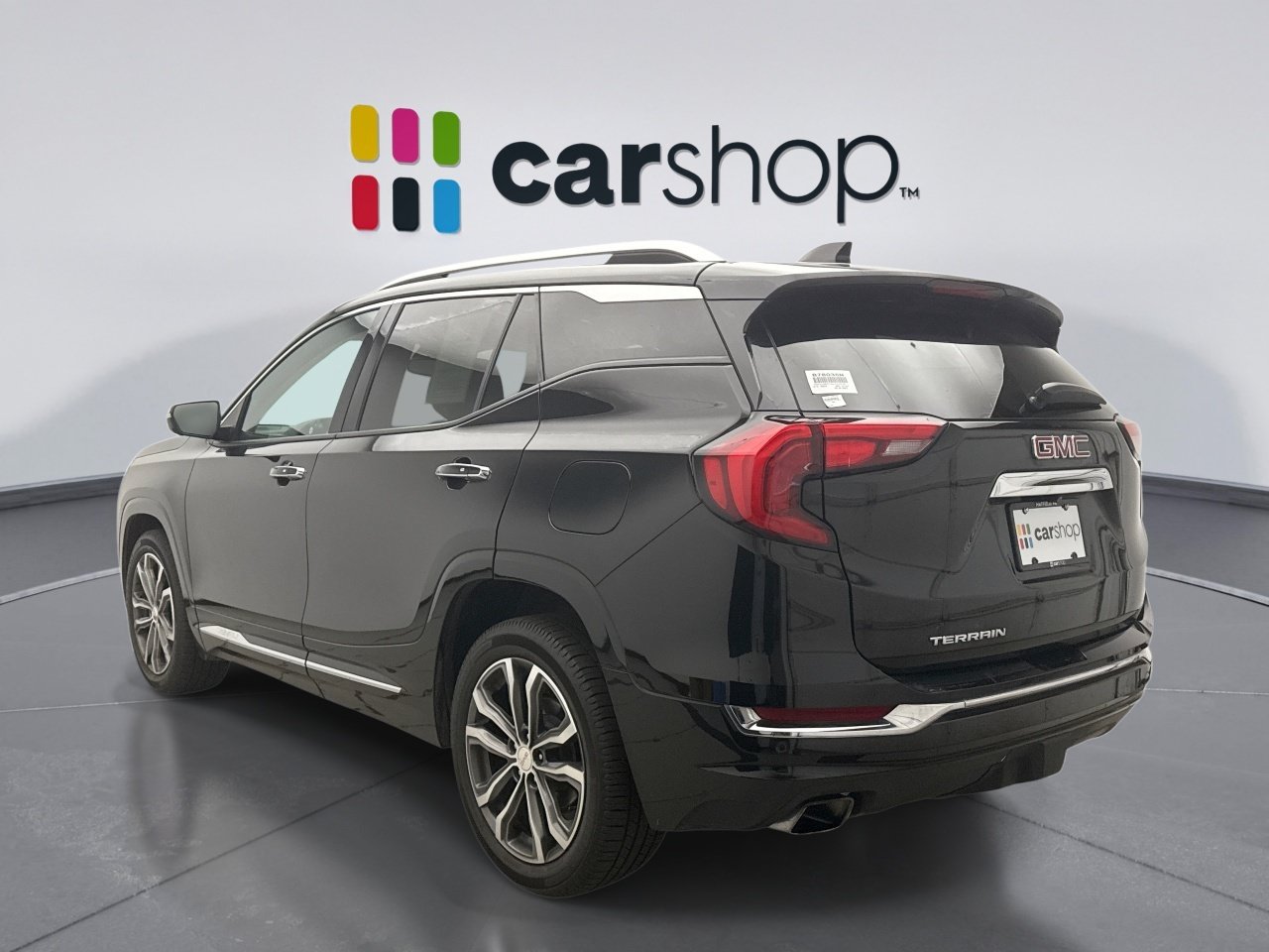 Used 2020 GMC Terrain Denali w/ Denali Premium Package FWD image 3