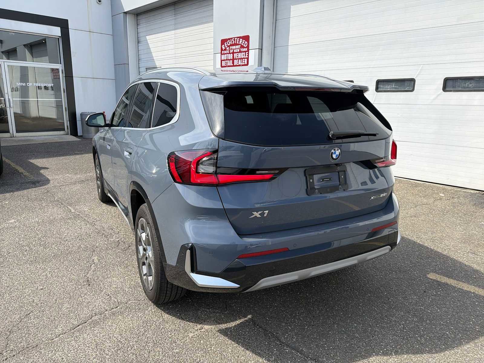 Certified 2023 BMW X1 xDrive28i w/ Convenience Package image 5