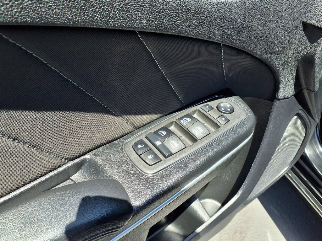 Used 2022 Dodge Charger SXT RWD image 28