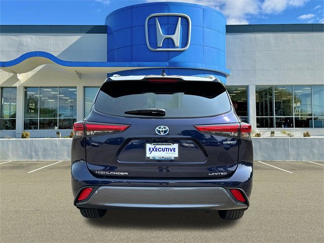 Used 2023 Toyota Highlander Limited image 3