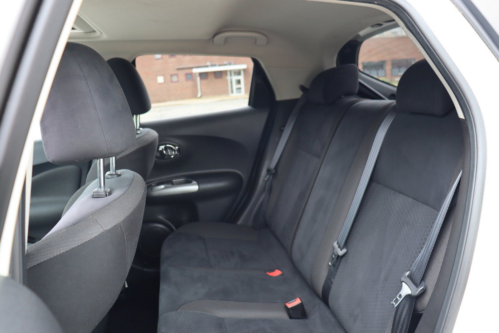 Used 2011 Nissan Juke SV AWD/4WD image 16