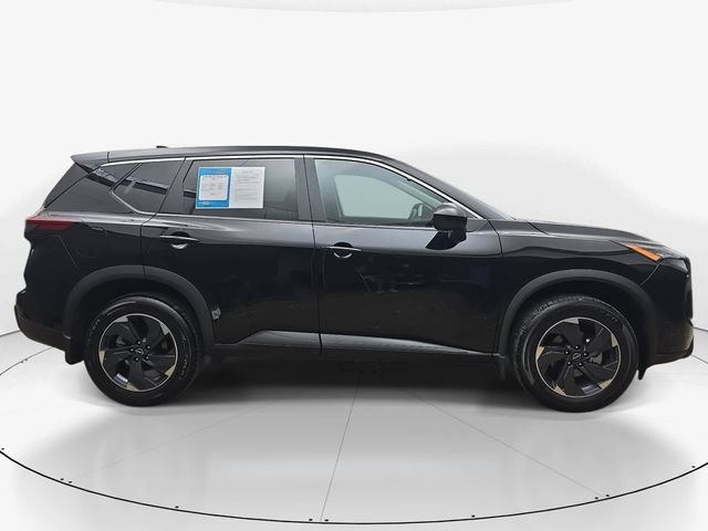 Used 2026 Nissan Rogue SV FWD image 5