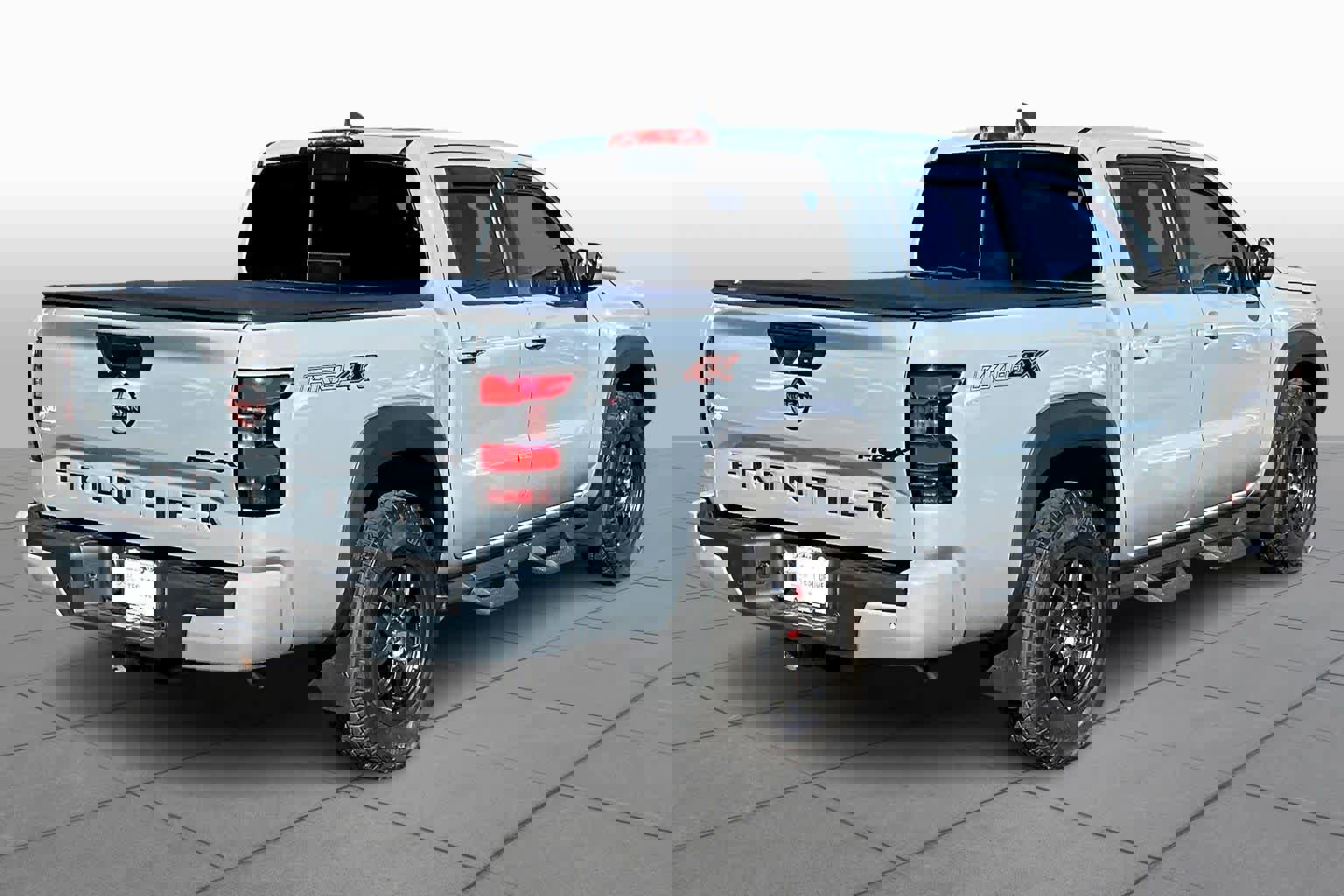 Used 2023 Nissan Frontier PRO-4X w/ Technology Package image 12