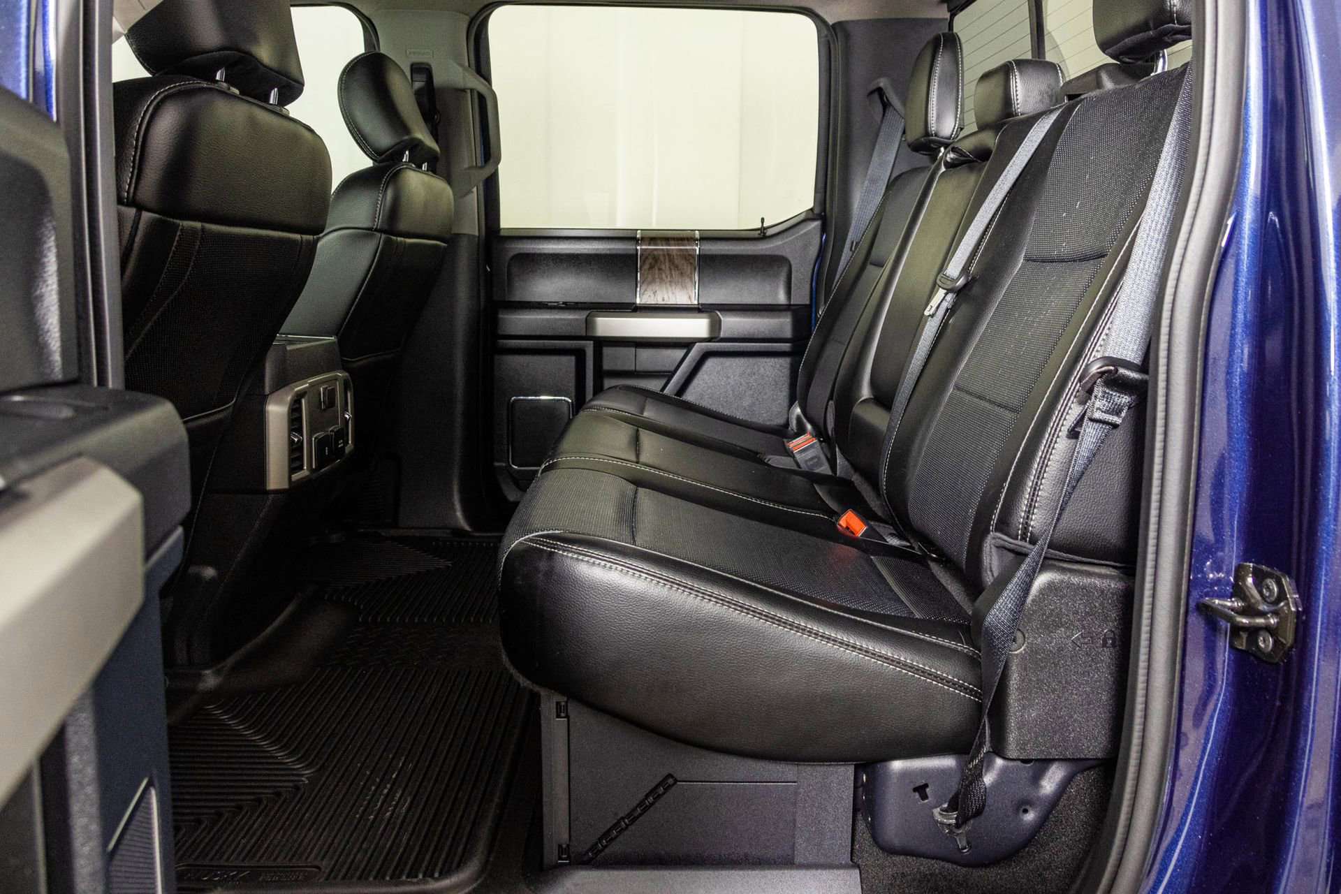 Used 2018 Ford F250 Lariat w/ Chrome Package image 37