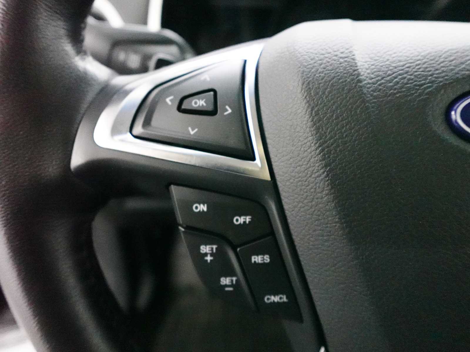 Used 2019 Ford Edge SEL w/ Equipment Group 201A AWD/4WD image 17