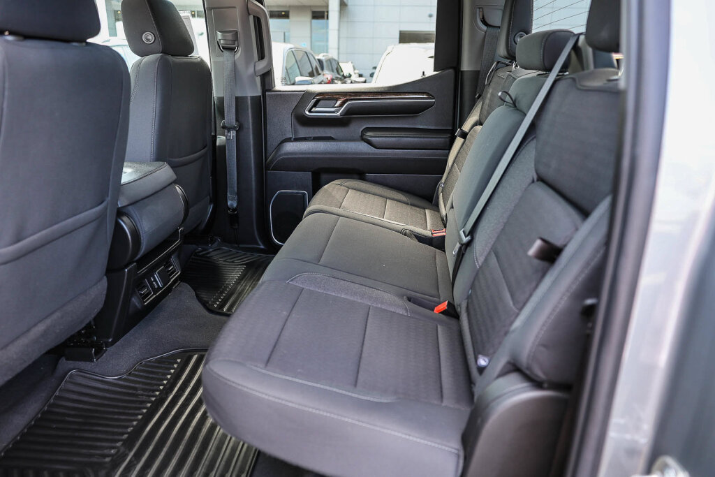 Used 2023 GMC Sierra 1500 Elevation w/ X31 Off-Road Package AWD/4WD image 6