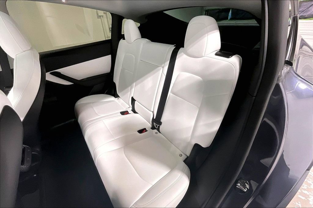 Used 2022 Tesla Model Y Performance image 34