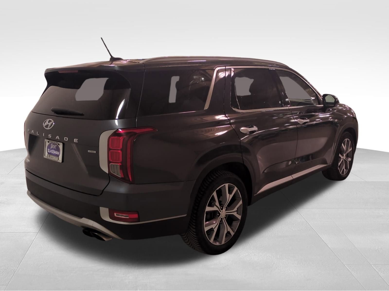 Used 2020 Hyundai Palisade SEL w/ Premium Package image 3