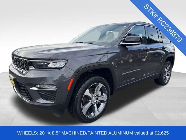 Used 2024 Jeep Grand Cherokee Limited w/ Luxury Tech Group II image 3
