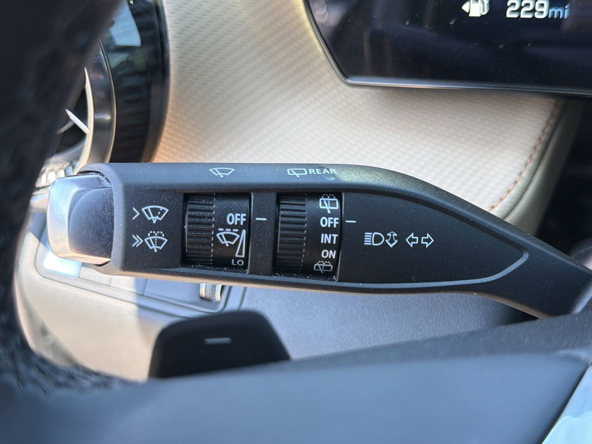 Used 2025 Chevrolet Equinox ACTIV w/ Safety and Technology Package image 14