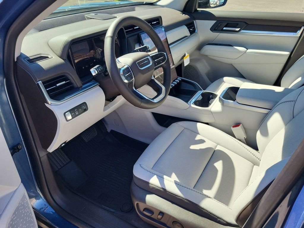 New 2026 GMC Terrain Denali w/ LPO, Black Badging Package image 13