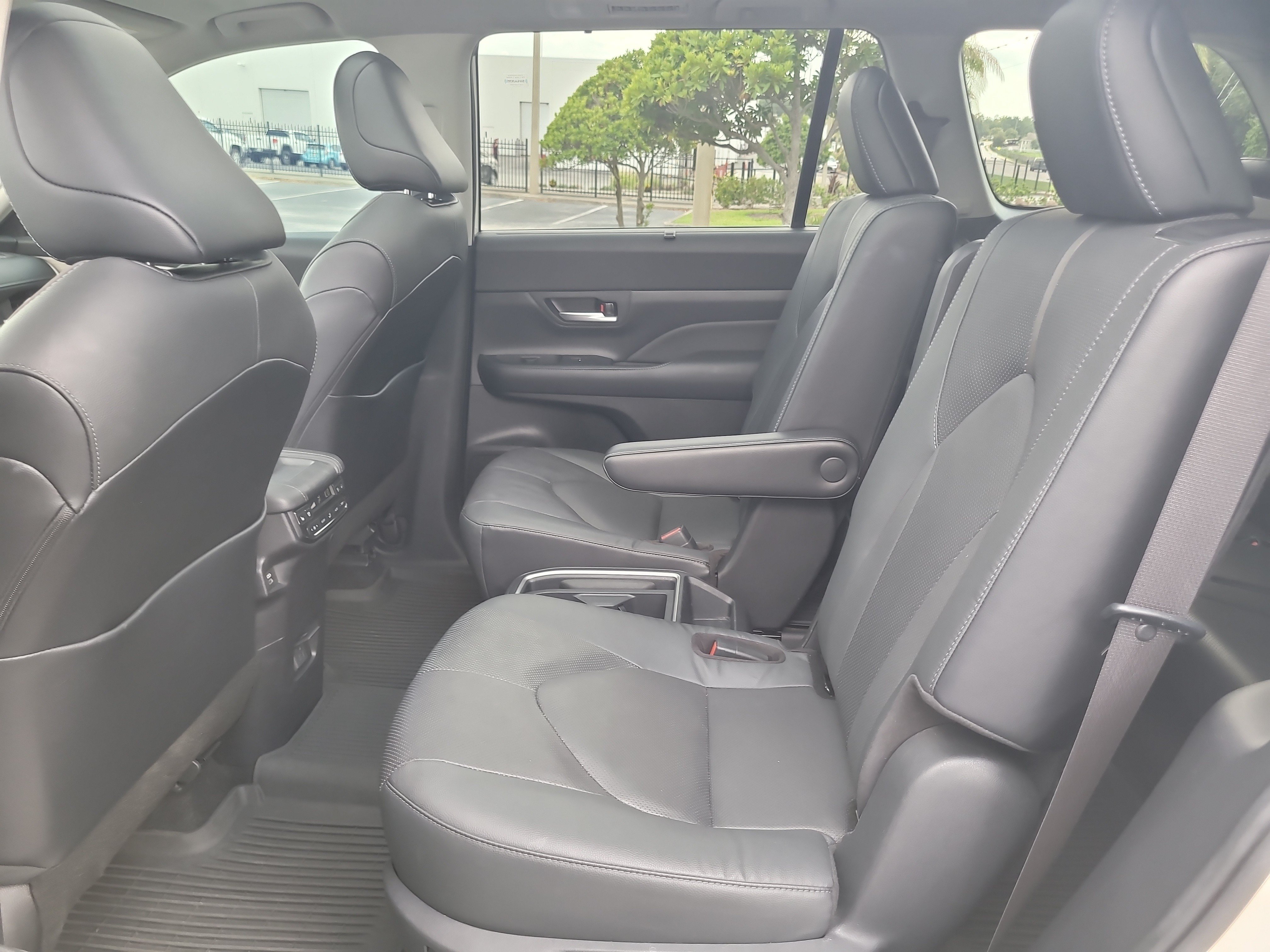 Certified 2024 Toyota Grand Highlander AWD image 15