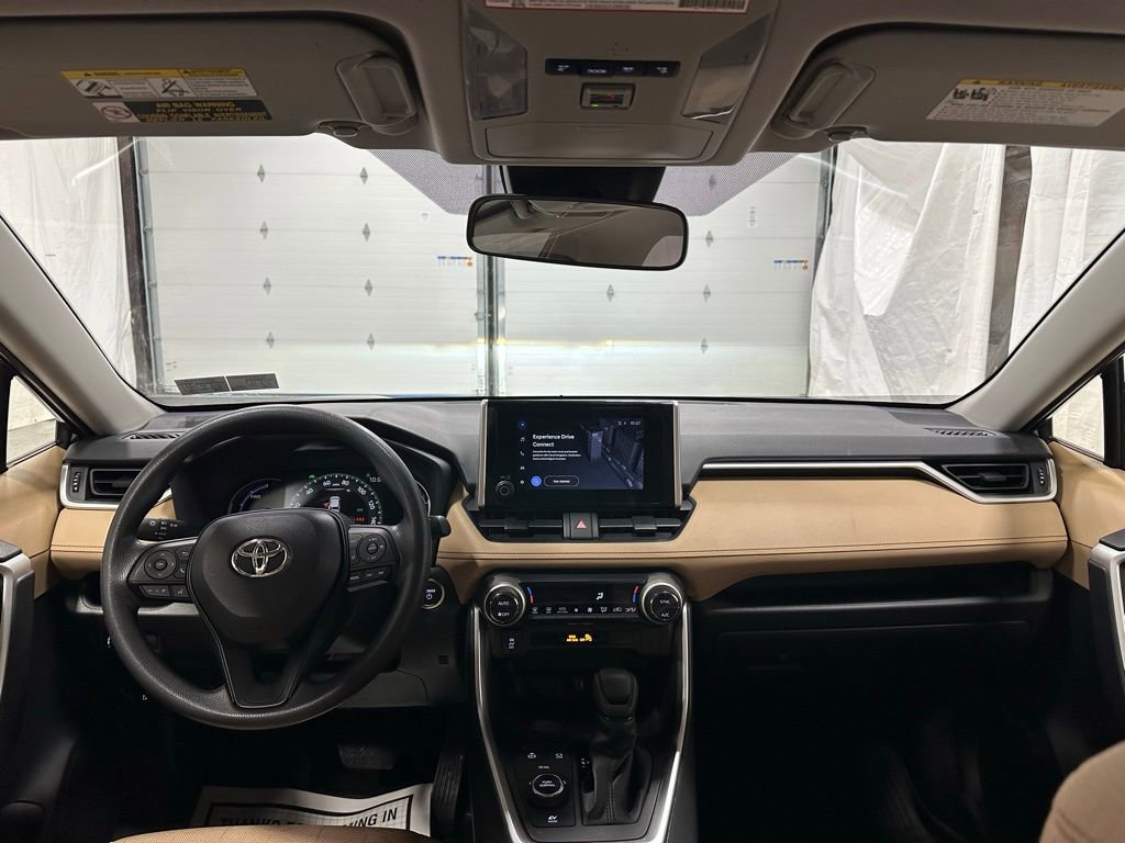 Used 2025 Toyota RAV4 XLE image 42
