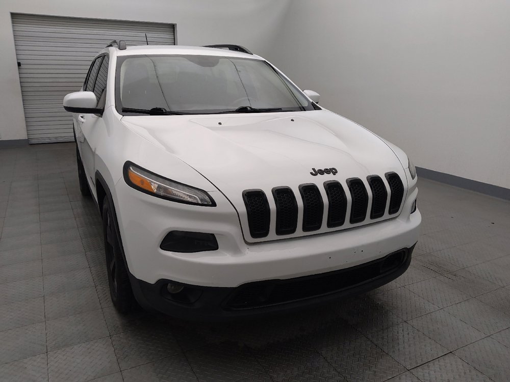 Used 2018 Jeep Cherokee Latitude w/ Altitude Package image 14