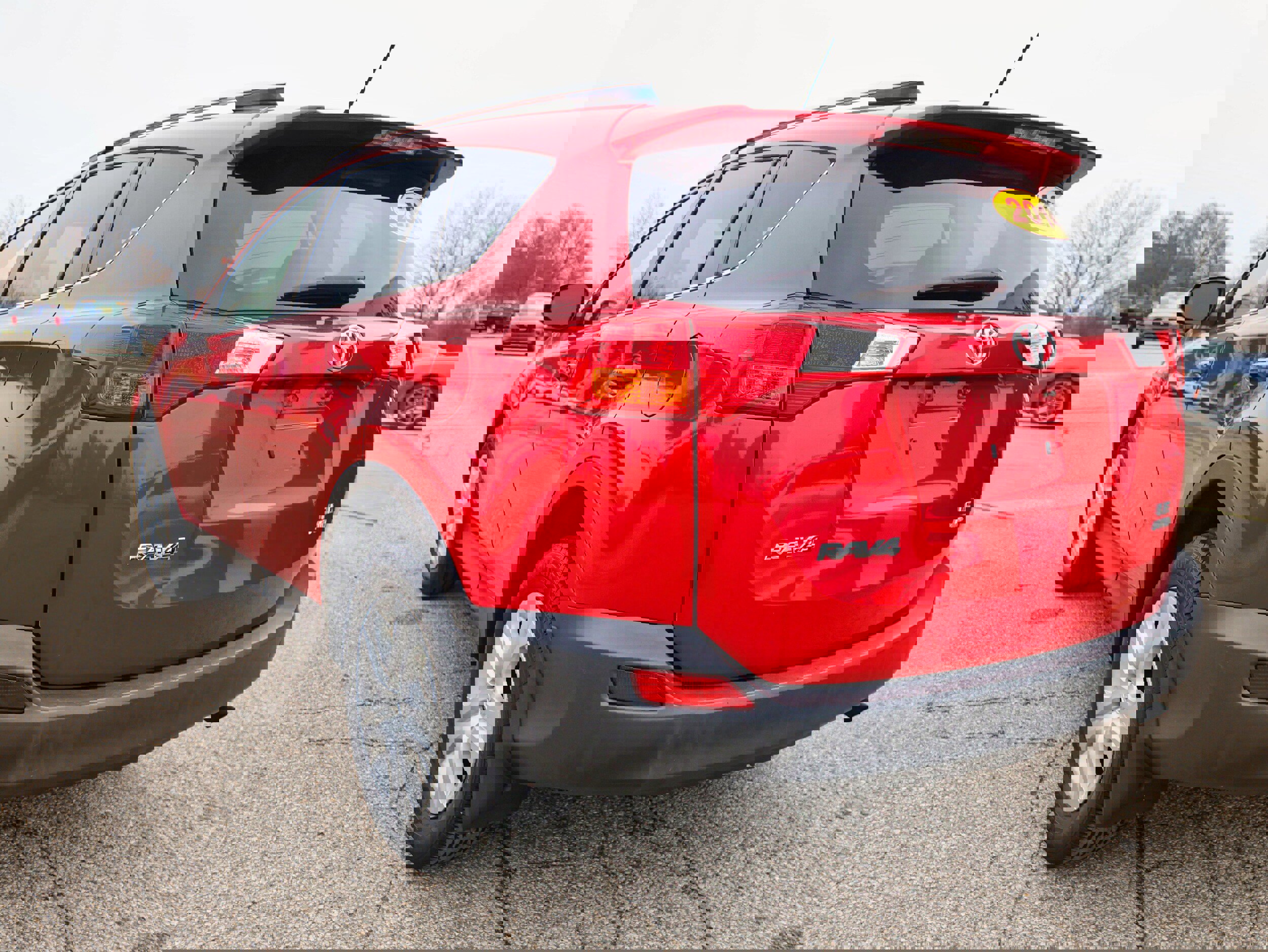 Used 2014 Toyota RAV4 LE image 3