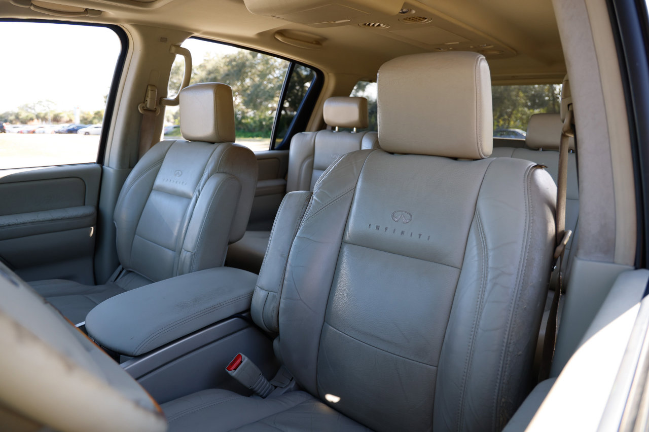 Used 2004 INFINITI QX56 2WD w/ Smart Vision Pkg image 6