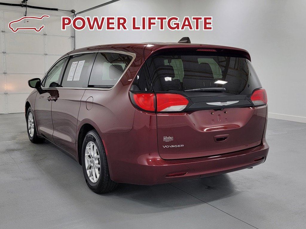 Used 2023 Chrysler Voyager LX FWD image 6