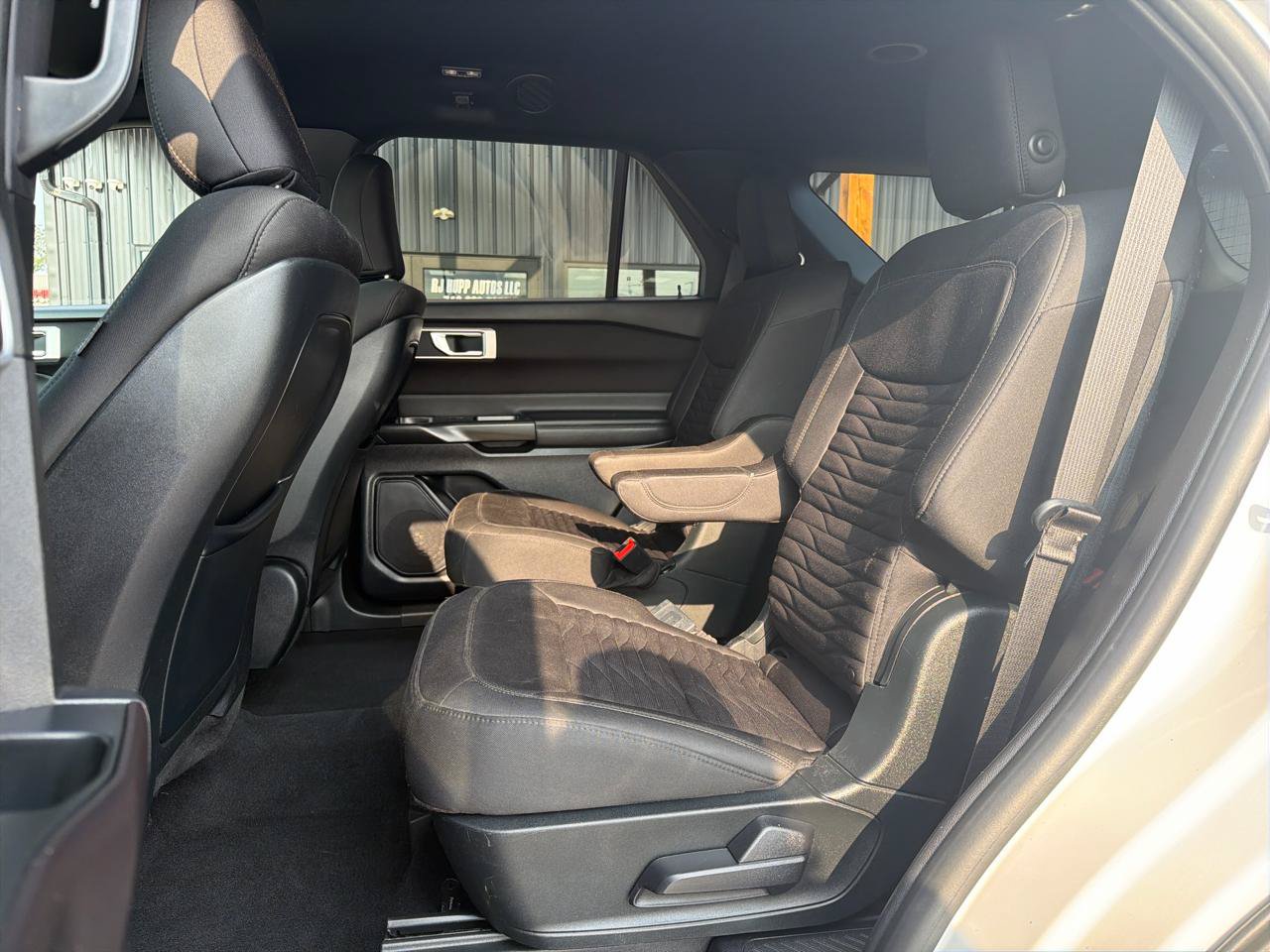 Used 2020 Ford Explorer XLT AWD/4WD image 15