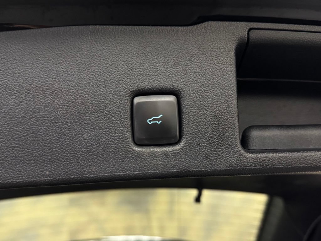 Used 2022 Ford Escape SE w/ Convenience Package FWD image 33