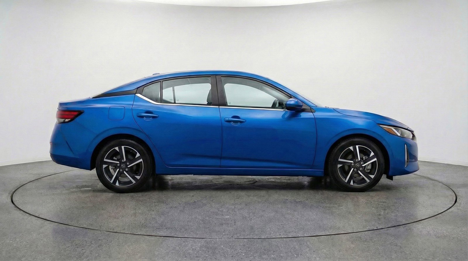 Used 2025 Nissan Sentra SV image 11