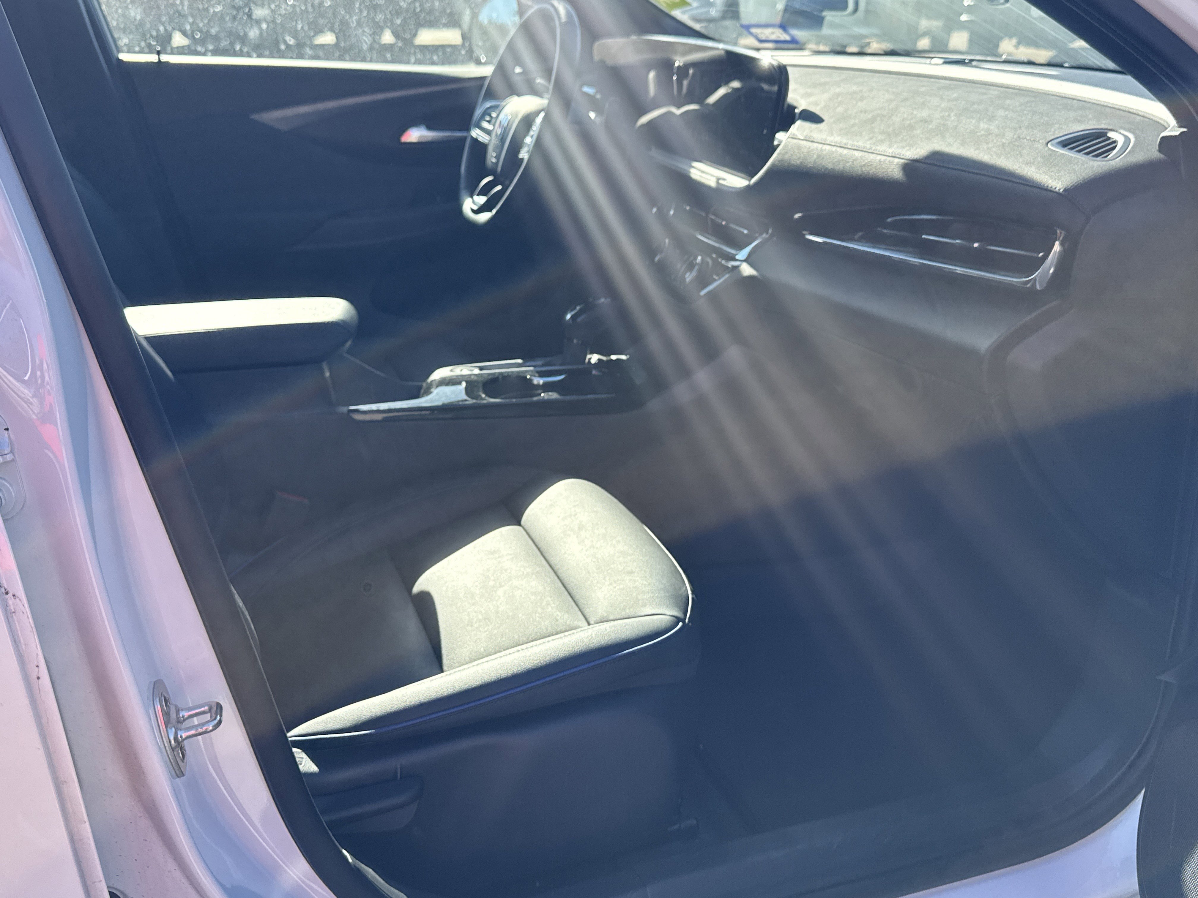 Used 2025 Buick Envista Sport Touring image 11