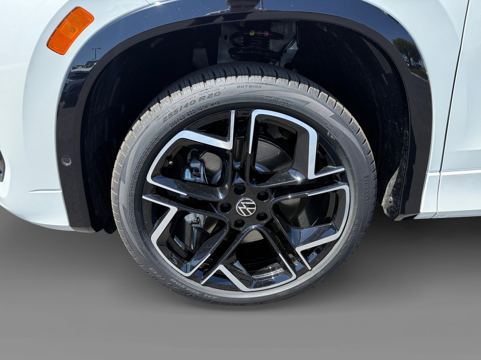 New 2026 Volkswagen Tiguan SEL R-Line AWD/4WD image 9
