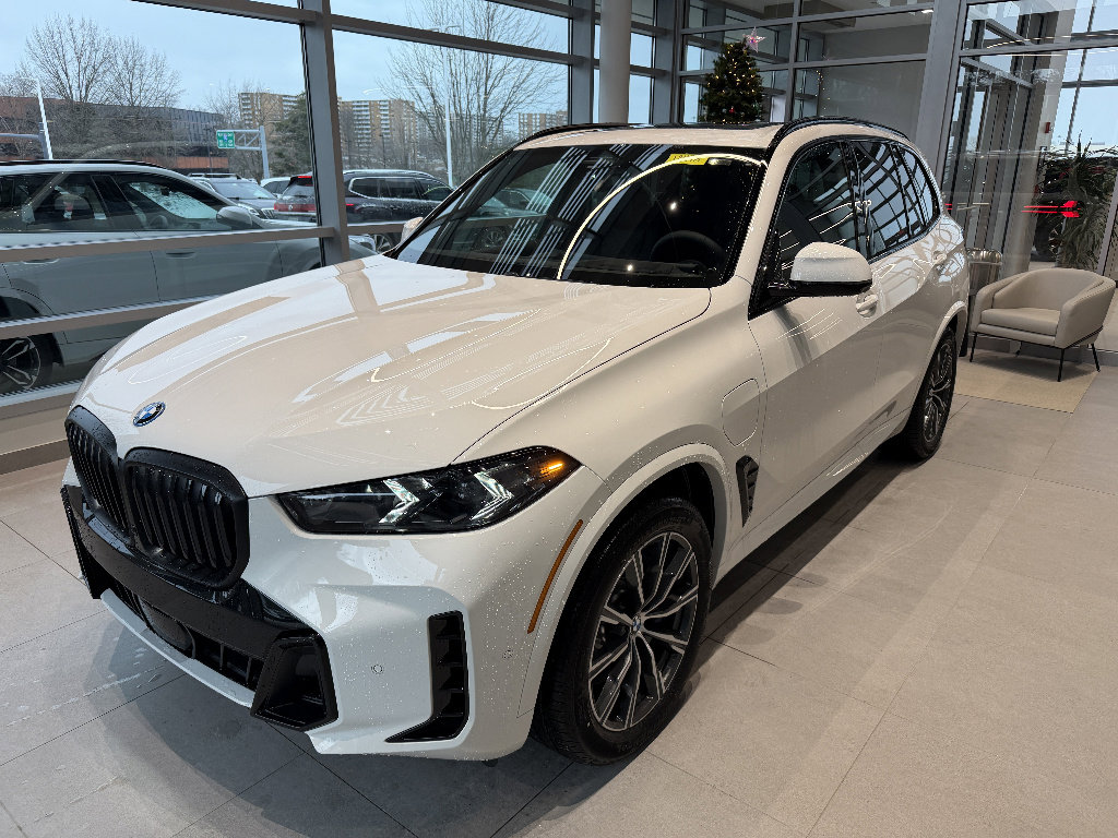 New 2026 BMW X5 xDrive50e w/ M Sport Package image 3