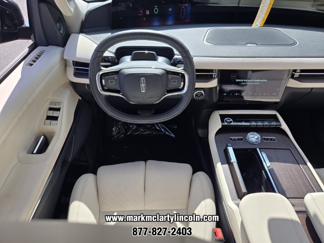 New 2027 Lincoln Navigator Premiere AWD/4WD image 11