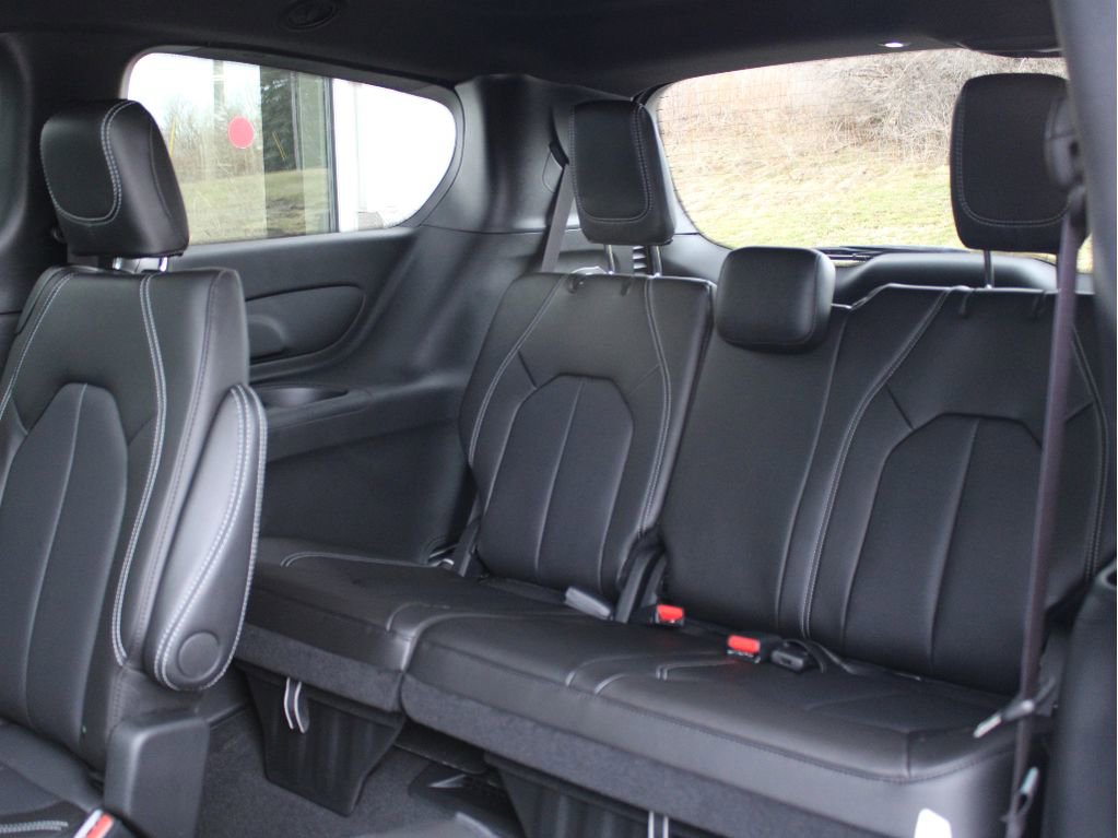 New 2026 Chrysler Pacifica Select image 34