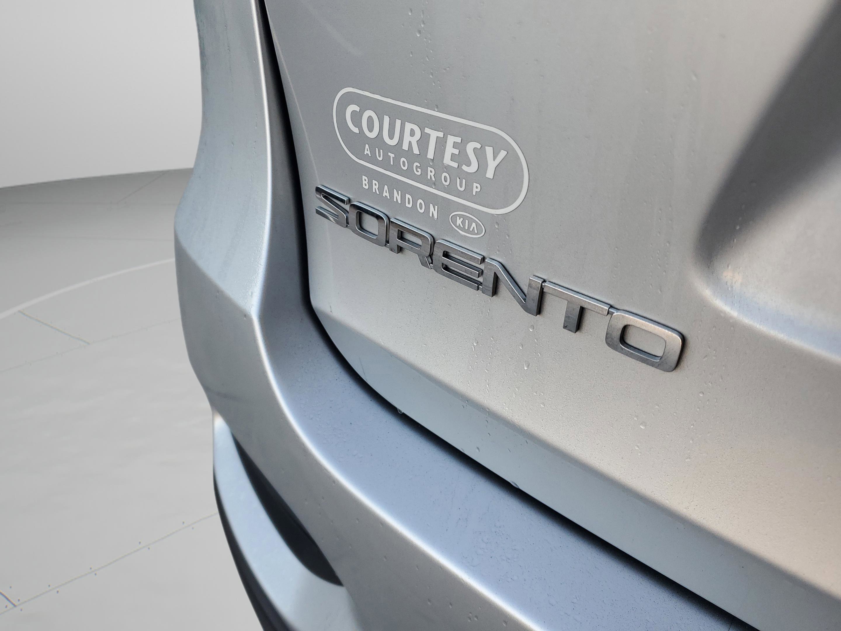 Certified 2019 Kia Sorento L image 9