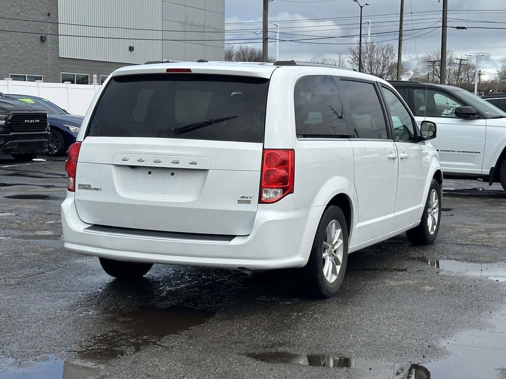 Used 2019 Dodge Grand Caravan SXT image 4