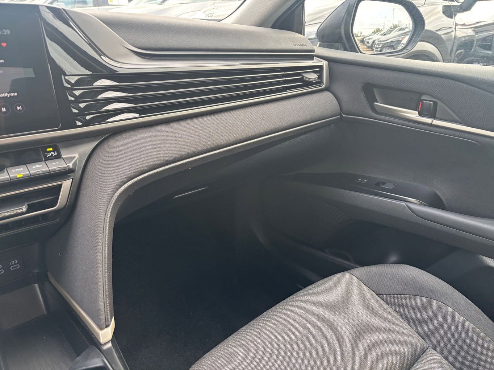 Used 2025 Toyota Camry LE image 34