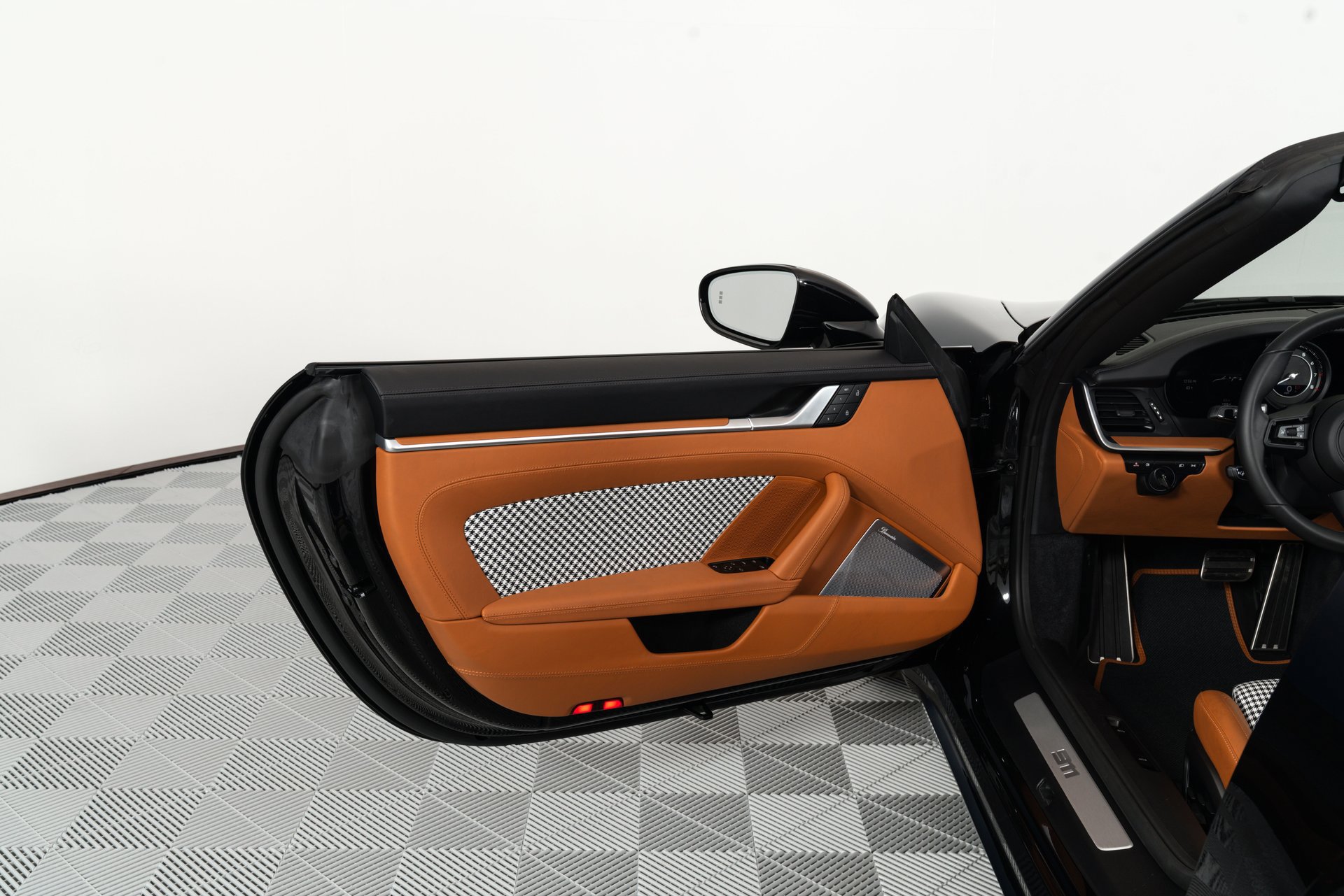 Used 2024 Porsche 911 Turbo image 9