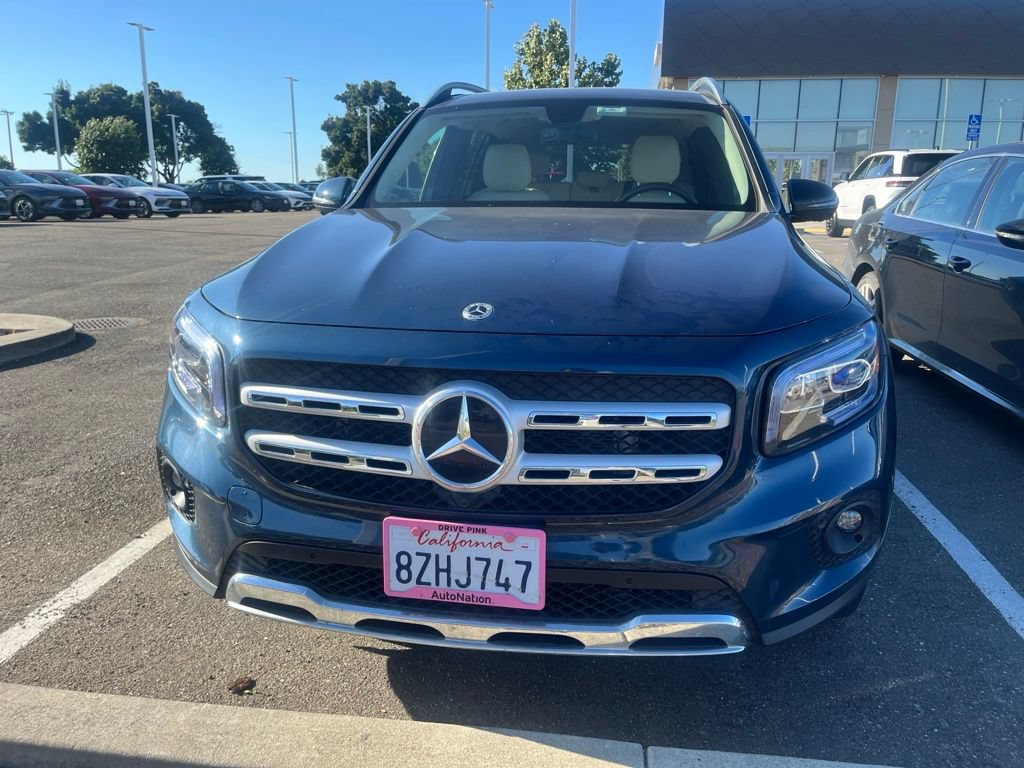 Used 2021 Mercedes-Benz GLB 250 4MATIC image 2