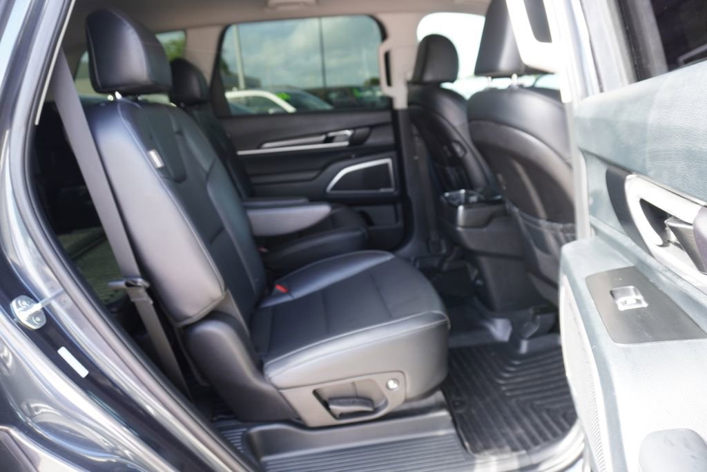 Used 2024 Kia Telluride S image 21
