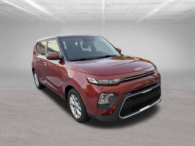 Used 2022 Kia Soul LX w/ Technology Package FWD image 3