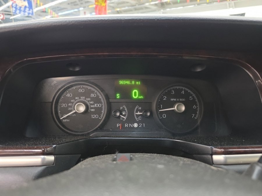 Used 2008 Lincoln Town Car Signature Limited RWD image 15