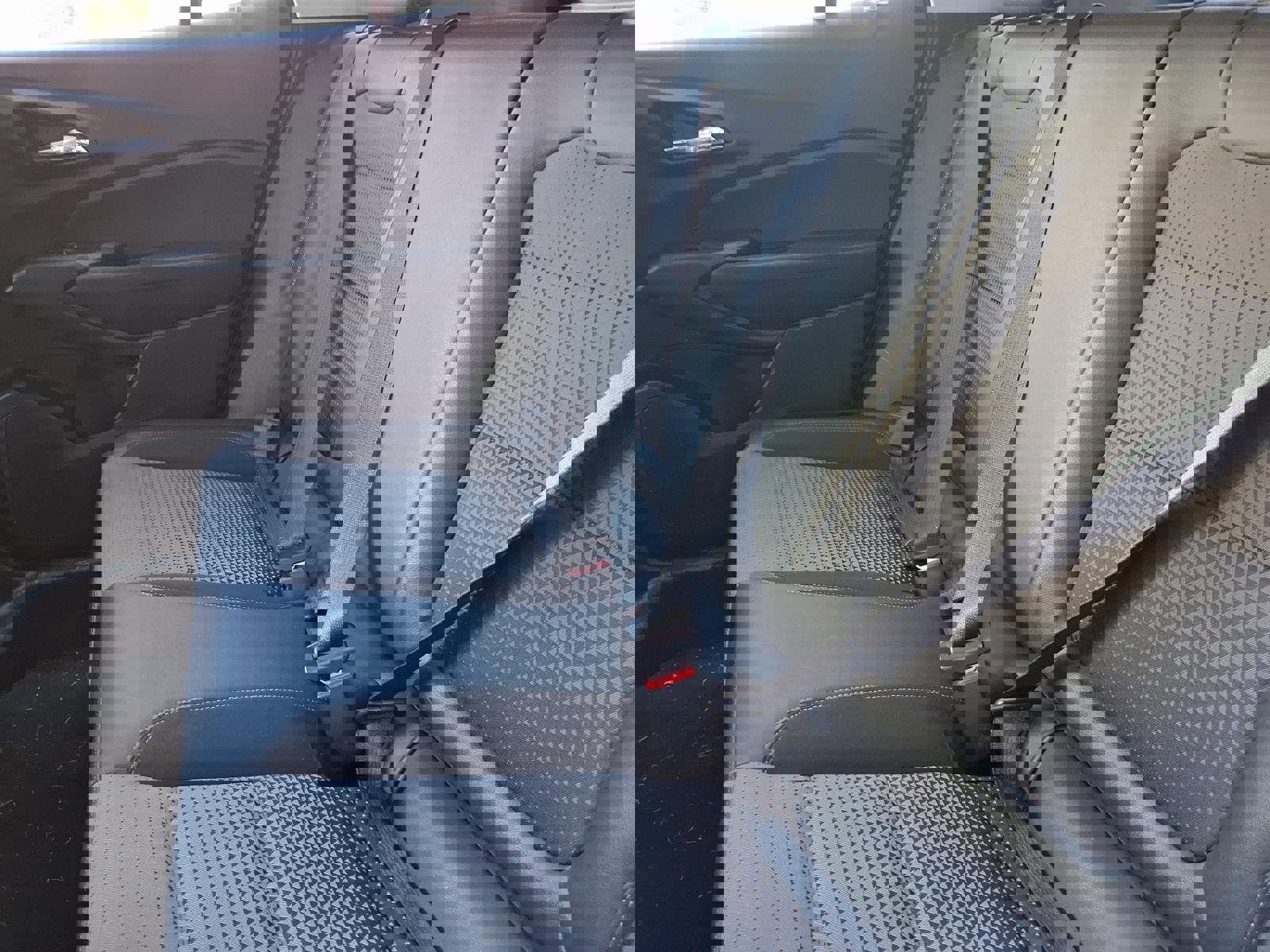 Used 2025 Chevrolet Trax LT image 6