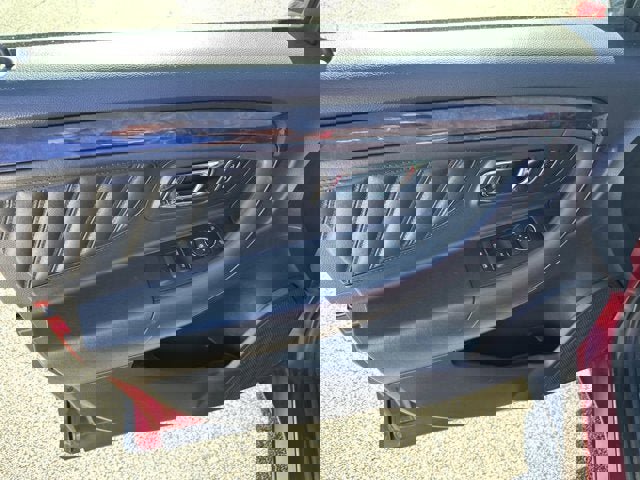 Used 2017 Ford Taurus Limited FWD image 13