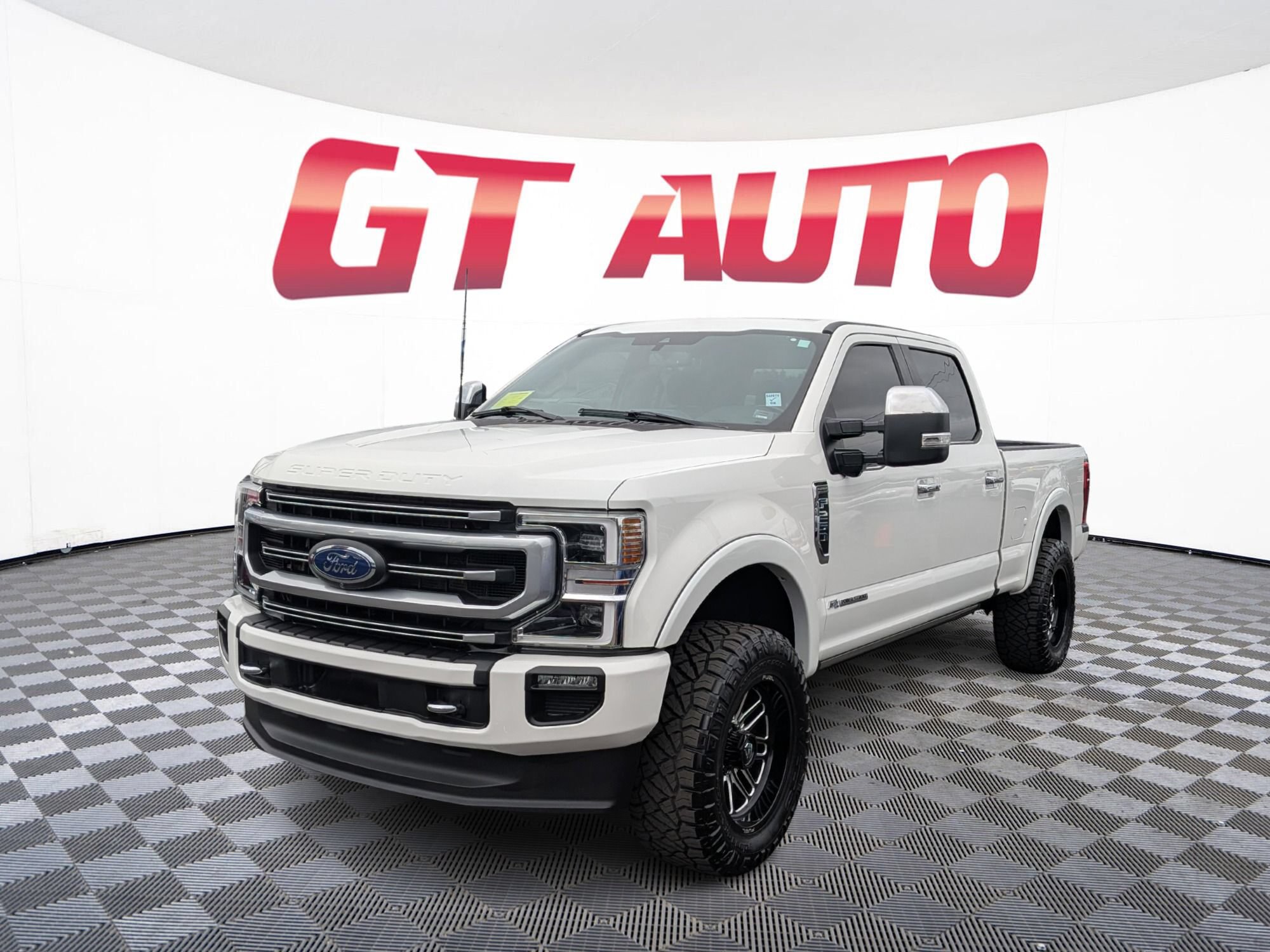 Used 2022 Ford F250 Platinum w/ FX4 Off-Road Package AWD/4WD image 2