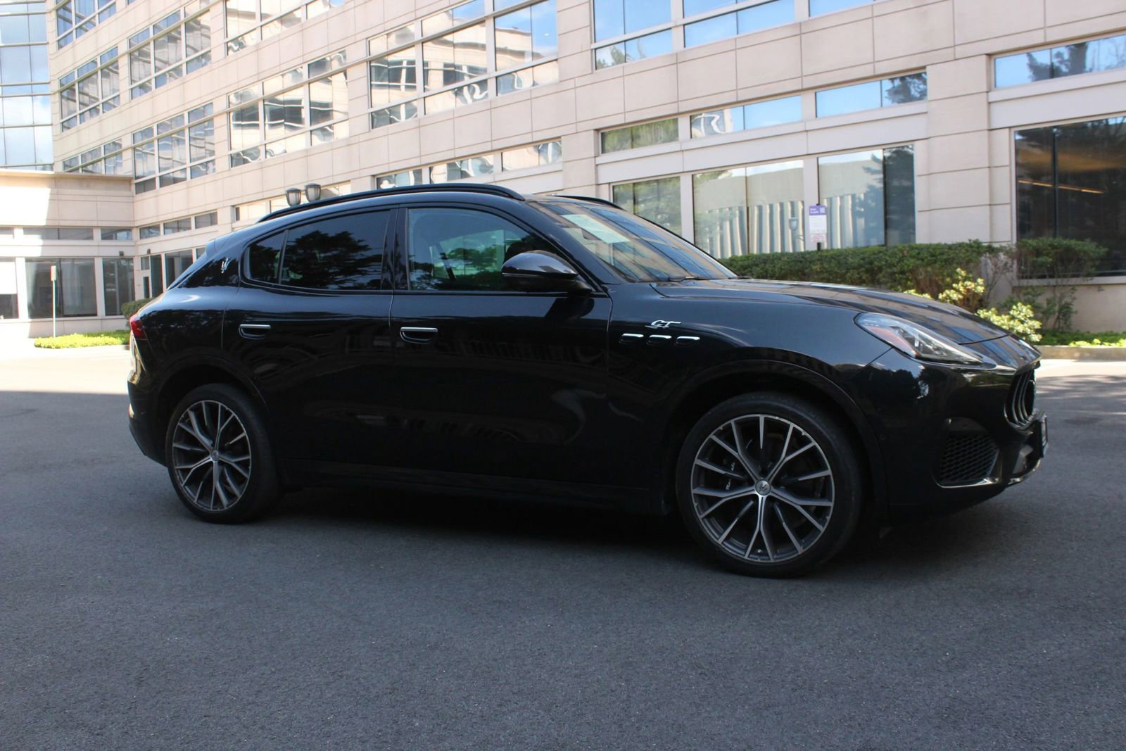 Used 2023 Maserati Grecale GT AWD/4WD image 2