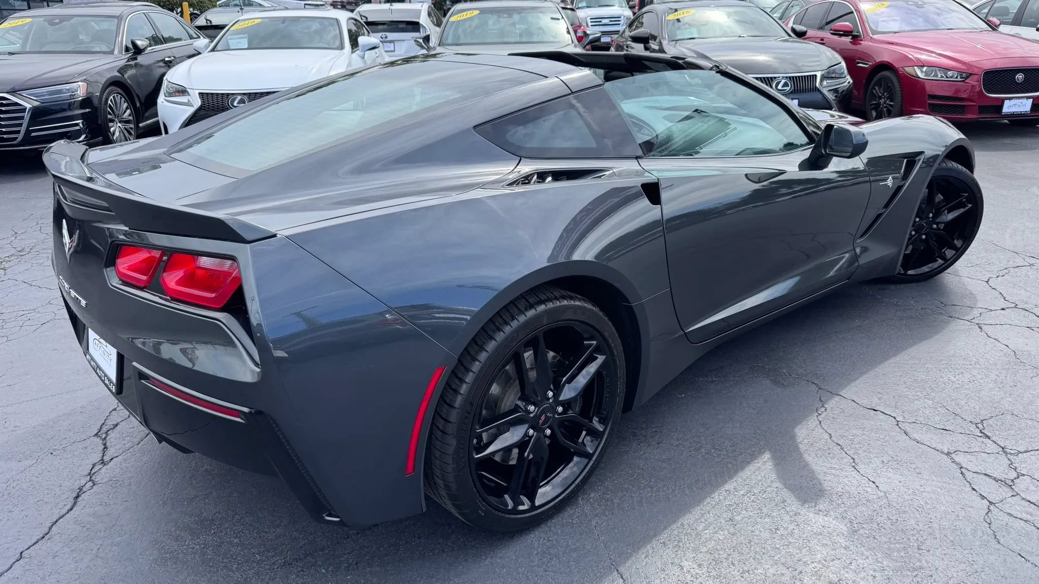 Used 2017 Chevrolet Corvette Stingray Coupe RWD image 4