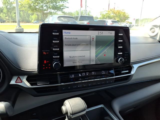 Used 2022 Toyota Sienna Limited FWD image 18