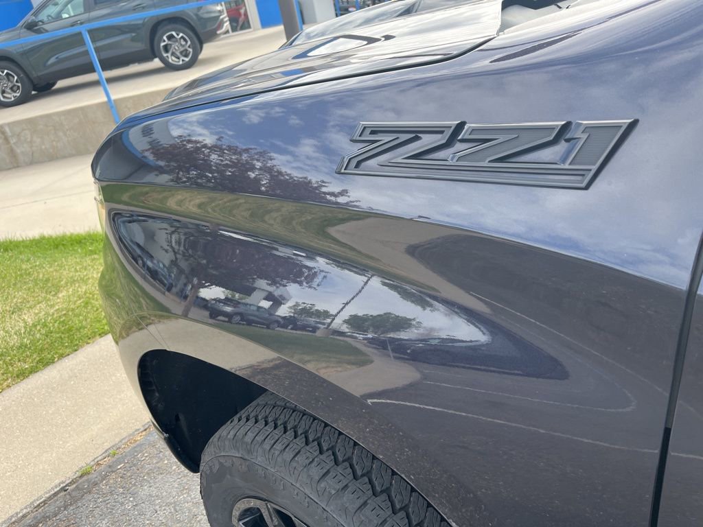 Used 2024 Chevrolet Silverado 1500 Custom Trail Boss w/ Turbomax Blackout Package image 9