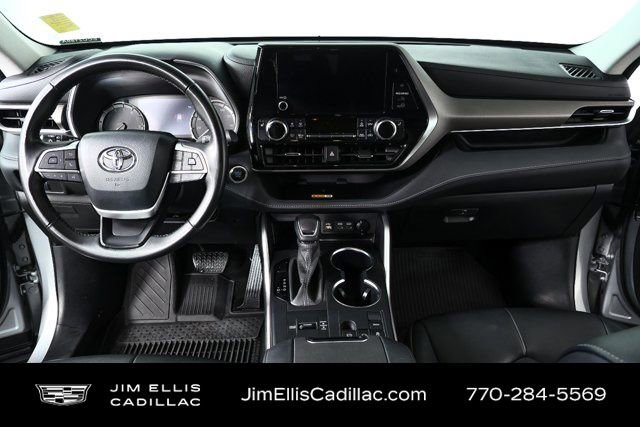 Used 2024 Toyota Highlander XLE image 18