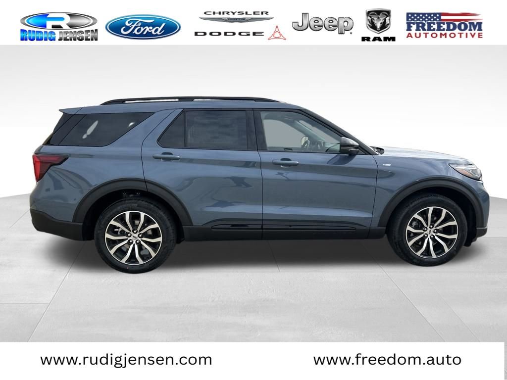 New 2026 Ford Explorer ST-Line image 3