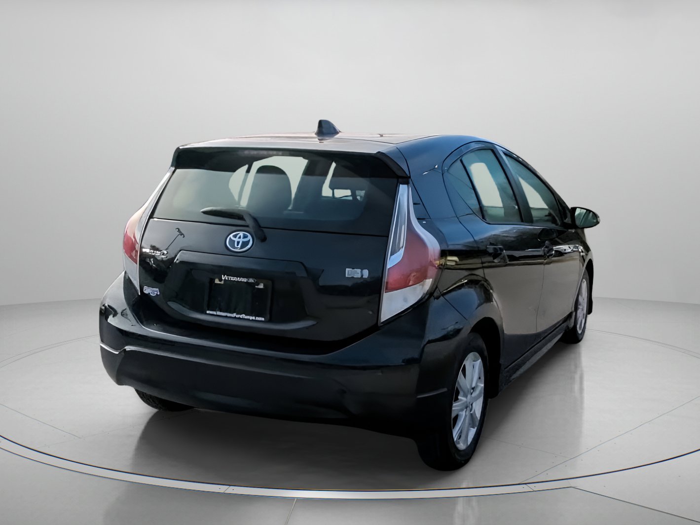 Used 2017 Toyota Prius C Two image 27