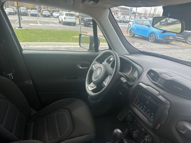 Used 2018 Jeep Renegade Latitude image 14